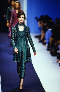281752226_karl-lagerfeld-fw-1992(8).thumb.jpg.bc026dc20cc069d6bd7c8be0dc391bc7.jpg