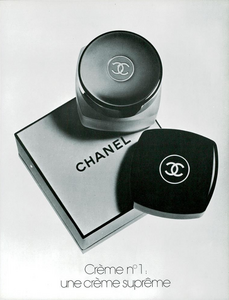 6920626_Chanel_Crme_1977.thumb.png.584377aab21d12dc5a155418d4def6f4.png
