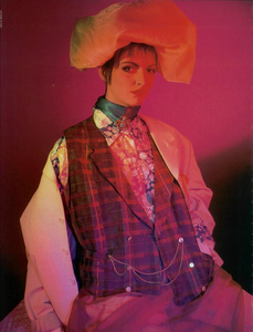 Bailey_Vogue_Italia_February_1985_01_07.thumb.png.d84ef318f1e7d1bd550e09cc2f377fce.png