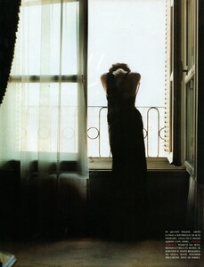 Comte_Vogue_Italia_September_1993_Couture_Supplement_03.thumb.jpg.b3f62bb6508a9cbf0a691587312001d2.jpg