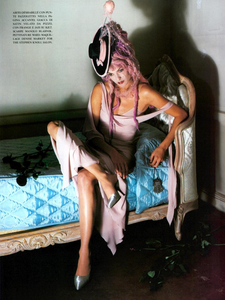 Diverstissement_Meisel_Vogue_Italia_February_1994_06.thumb.png.7a6cfabaf9192da87abc0db56706c40f.png