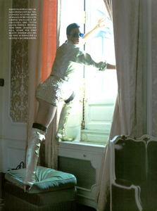 JD_Comte_Vogue_Italia_December_1994_06.thumb.png.367a874fa3c63a461b27f9f87846a4c8.png