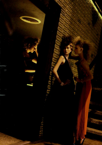 Meisel_Vogue_Italia_March_2005_16.thumb.png.885b06afcc2aab103f26bc99f7275fff.png