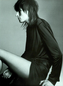 Meisel_Vogue_Italia_November_2000_02.thumb.png.a2a5f896b76ea358b0ea71f03d2e386a.png