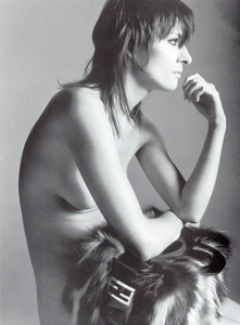 Meisel_Vogue_Italia_November_2000_03.thumb.png.760969d422dda24f2c5ac1e3fa4e5c21.png