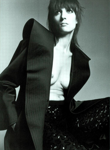 Meisel_Vogue_Italia_November_2000_23.thumb.png.a2ce70a8c6d8e9929a10b63d4f33ce99.png