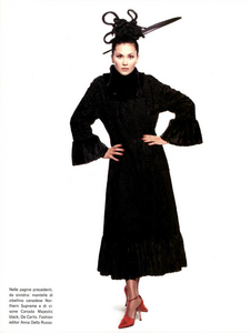 People_in_NY_Comte_Vogue_Italia_December_1994_03.thumb.png.a59aa8a1a49e668795f1e9dc5fe8a67c.png