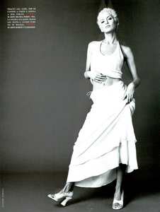 Saikusa_Vogue_Italia_February_1994_08.thumb.png.04c2c6c780434af2c1830ca03804f5be.png