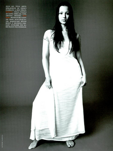 Saikusa_Vogue_Italia_February_1994_10.thumb.png.57c21d23399162d6164002e4854be2ca.png