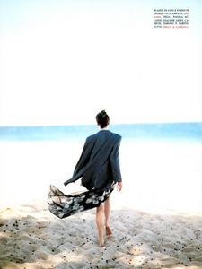 Sarong_Chin_Vogue_Italia_May_1994_03.thumb.png.34c10e6fd1511ee1edb22e46dc7633ec.png
