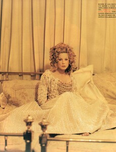 Sielce_Comte_Vogue_Italia_September_1993_Couture_Supplement_05.thumb.jpg.0e9e50b94fa6bff0ad08d53f76eddfc9.jpg