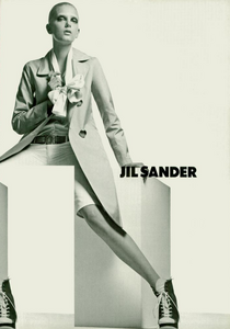 Sims_Jil_Sander_Spring_Summer_2005_06.thumb.png.8e4837ce5845e71013d4adb0a2b89147.png