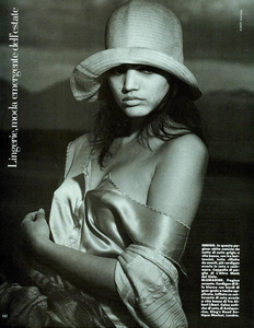 Watson_Vogue_Italia_April_1987_02_03.thumb.png.5199f4c40916d897ea7b833f3cf90db0.png