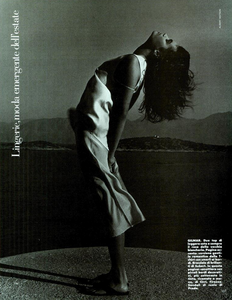 Watson_Vogue_Italia_April_1987_02_08.thumb.png.2de1b72953d492026bae6b4786181f80.png