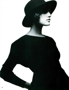 Watson_Vogue_Italia_February_1988_01_15.thumb.png.c0f1efed502f24ccbd8f286e68f457c7.png