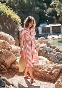 alexandrie-dress-ecru_red_stripes-pvwxnqntavvb2qjqyfxs.jpg