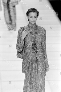 giorgio-armani-spring-1994-ready-to-wear-runway-show-shutterstock-editorial-10453729al.jpg