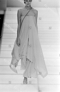 giorgio-armani-spring-1994-ready-to-wear-runway-show-shutterstock-editorial-10453729dk.jpg