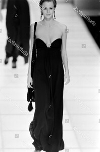 giorgio-armani-spring-1994-ready-to-wear-runway-show-shutterstock-editorial-10453729fl.jpg