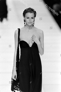 giorgio-armani-spring-1994-ready-to-wear-runway-show-shutterstock-editorial-10453729gc.jpg