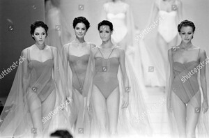giorgio-armani-spring-1994-ready-to-wear-runway-show-shutterstock-editorial-10453729p.jpg