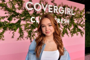 sadie-stanley-covergirl-clean-fresh-launch-party-in-la-01-16-2020-9.jpg