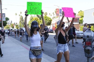 victoria-justice-and-madison-reed-join-a-protest-in-los-angeles-06-03-2020-10.thumb.jpg.7252337ad7fbaa6cd773573ca32a667b.jpg