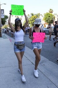 victoria-justice-and-madison-reed-join-a-protest-in-los-angeles-06-03-2020-3.thumb.jpg.c38f6fd398cfefc1cbb2dfa4494277d6.jpg