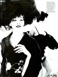 von_Unwerth_Vogue_Italia_December_1994_04.thumb.png.58878a29261c3211b5b49ee5207b182d.png