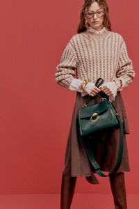 00012-Chloe-Pre-Fall-20.thumb.jpg.3914591e78aa5acac9d245424f5a072c.jpg