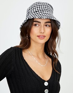 1005956812_large-scale-houndstooth-bucket-hat-houndstooth-full-ha45362hou1591324280.thumb.jpg.be1823b85bf1fcaec9e9f11e62feddd9.jpg