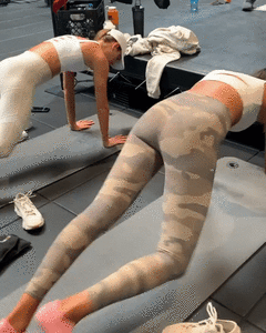 ezgif.com-video-to-gif (60).gif