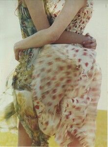 ARCHIVIO - Vogue Italia (June 2002) - A Feast For The Eyes - 010.jpg