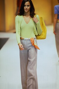 907948774_salvatore-ferragamo-ss-1994(1).thumb.jpg.614dc94e95876ed758baae47085b0118.jpg