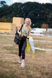 Hunter-Schafer-MJJ_0534.thumb.jpg.0ff8eca18c98445af6dcda4adbf0f3bf.jpg
