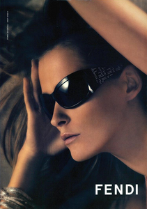 Lagerfeld_Fendi_Spring_Summer_2005_01.thumb.png.35221f1538152b2a77ab3f4d96da0254.png