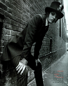Le_Goues_Vogue_Italia_August_1992_07.thumb.png.dc753cd47896506f20ae2c0ad9caa821.png