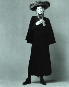 Meisel_Vogue_Italia_November_1993_07.thumb.png.e65eb9919d8e1c3fb7d6a77aa7549223.png