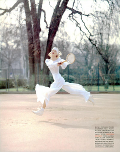 Plein_Air_Chin_Vogue_Italia_March_1993_03.thumb.png.ddcd16d35cc80294e54761e6af353fb4.png