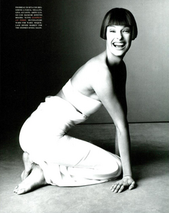 Stylee_Meisel_Vogue_Italia_March_1993_05.thumb.png.7bc47698f1faf26b4b9390efff96f5b9.png