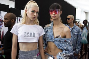 backstage-defile-byblos-printemps-ete-2019-milan-coulisses-172.thumb.jpg.985f9774b3571b151eca43478f91b198.jpg