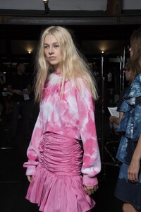 backstage-defile-msgm-printemps-ete-2019-milan-coulisses-169.thumb.jpg.b27c32cbff6c6caa14c38ac808a28dd3.jpg