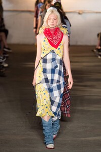 defile-r13-printemps-ete-2018-new-york-look-42.thumb.jpg.4c3acfc451624fa2185d82e7f812d571.jpg
