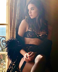 hailee-steinfeld-5g9316.jpg