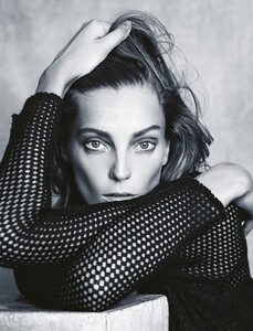 madame-figaro-11-2013_daria-werbowy_(05).thumb.jpg.745fb971e571587786ca54801b72f7f7.jpg