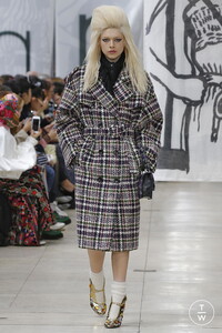 miu-miu-aw18-0036-f18299.thumb.jpg.3067c935202f52954276d704a41ddb07.jpg