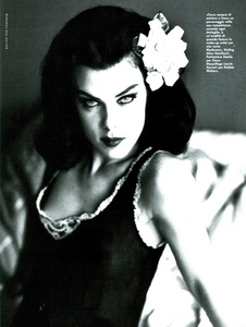 von_Unwerth_Vogue_Italia_July_1991_06.thumb.png.5533be178d2ebaf3680895a67117182a.png