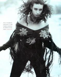 von_Unwerth_Vogue_Italia_July_August_1989_02.thumb.png.445288d6eda3e359410c72485ece4186.png