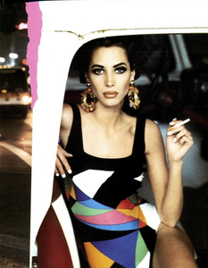 von_Unwerth_Vogue_Italia_June_1991_08.thumb.png.6eeffcfd07cfa892e8c91b51dd7dd3cd.png