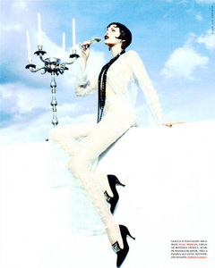 von_Unwerth_Vogue_Italia_June_1993_03.thumb.png.b600b03a590f456e9b79ae9a114d0675.png